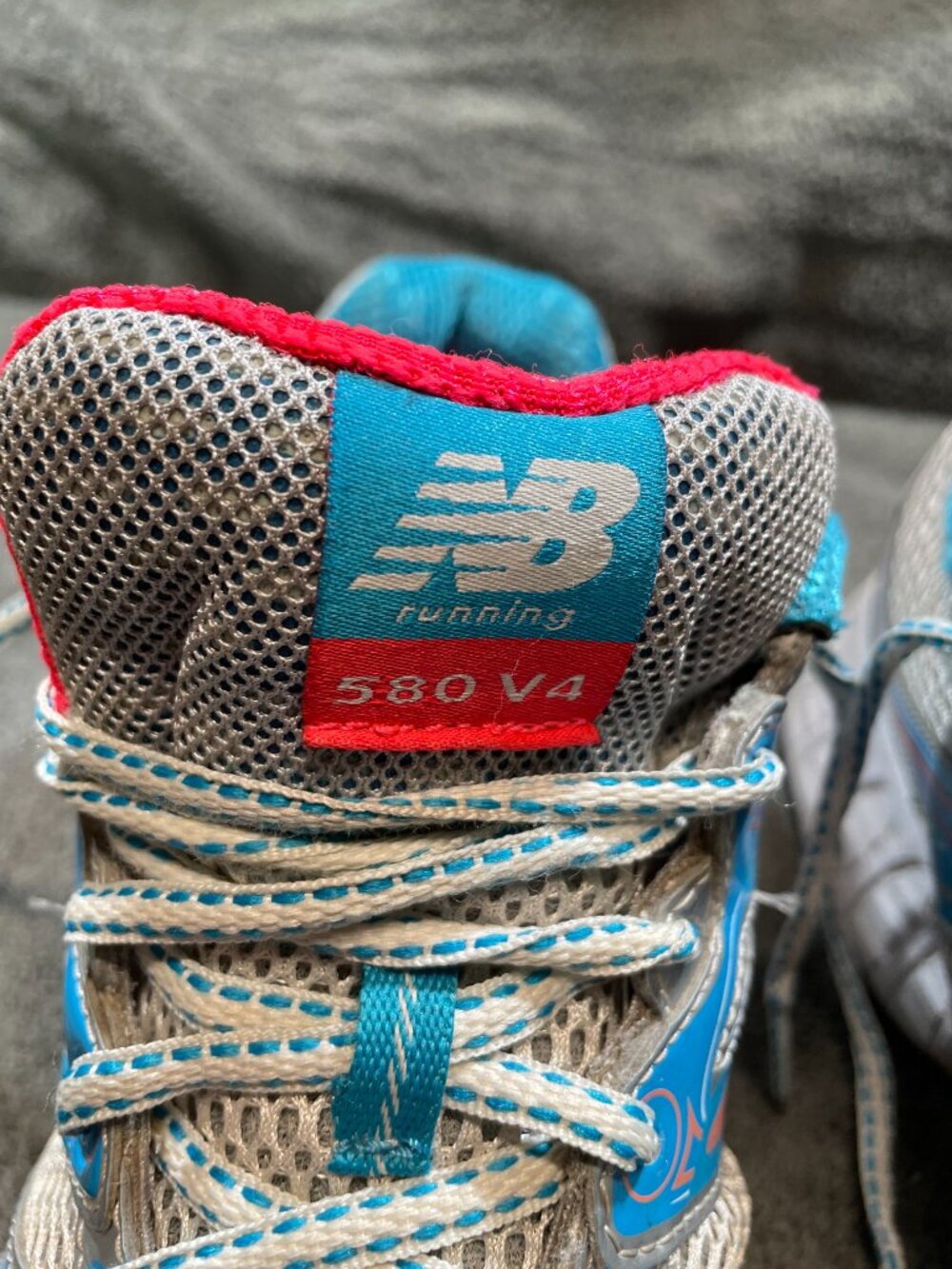 New Balance 580 V4 Running Shoes Sneakers Womens Size 10 Gray Blue Pink W580WP4 - Picture 10 of 15